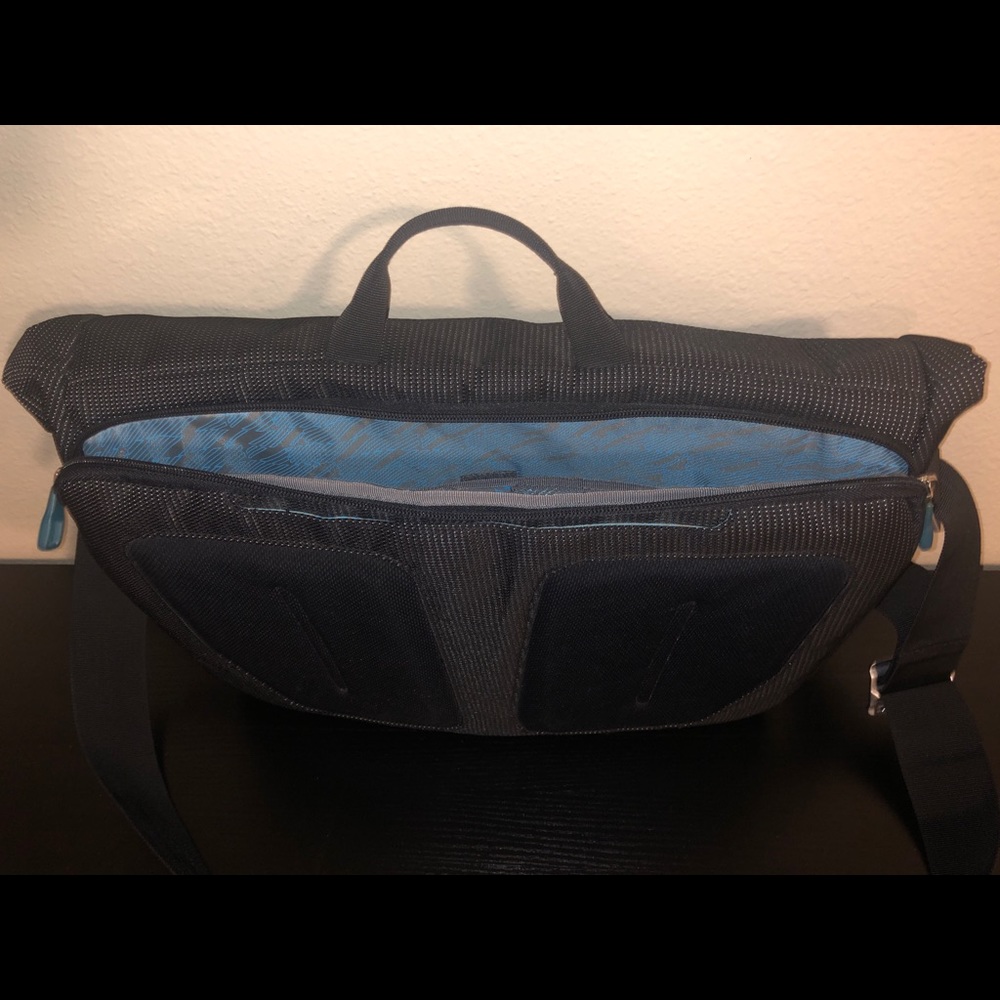 Laptop bag (Thule) - Picture 5 of 7